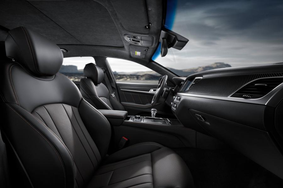 Интерьер Genesis G80 Sport 2017 года  (NA) (фото 35 из 94)